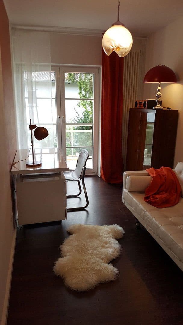 Prenájom bytu 4-izbový 115 m², Gilching, Bavorsko Prenájom bytu 4-izbový 115 m², Gilching, Bavorsko