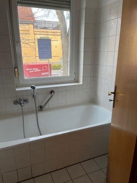 Prenájom bytu 2-izbový 42 m², Lindenstraße 3, Rackwitz, Sasko Prenájom bytu 2-izbový 42 m², Lindenstraße 3, Rackwitz, Sasko