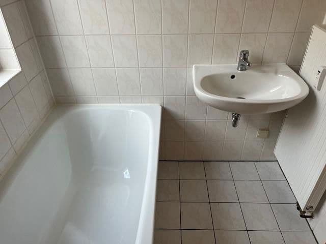 Prenájom bytu 2-izbový 42 m², Lindenstraße 3, Rackwitz, Sasko Prenájom bytu 2-izbový 42 m², Lindenstraße 3, Rackwitz, Sasko