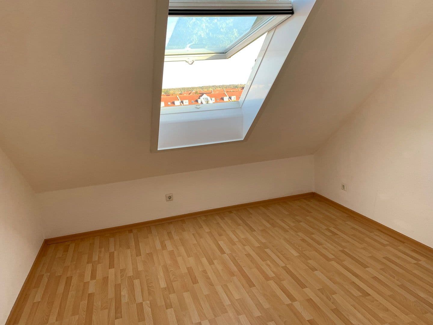 Prenájom bytu 3-izbový 89 m², Offenbacher Straße, Dietzenbach, Hesensko Prenájom bytu 3-izbový 89 m², Offenbacher Straße, Dietzenbach, Hesensko