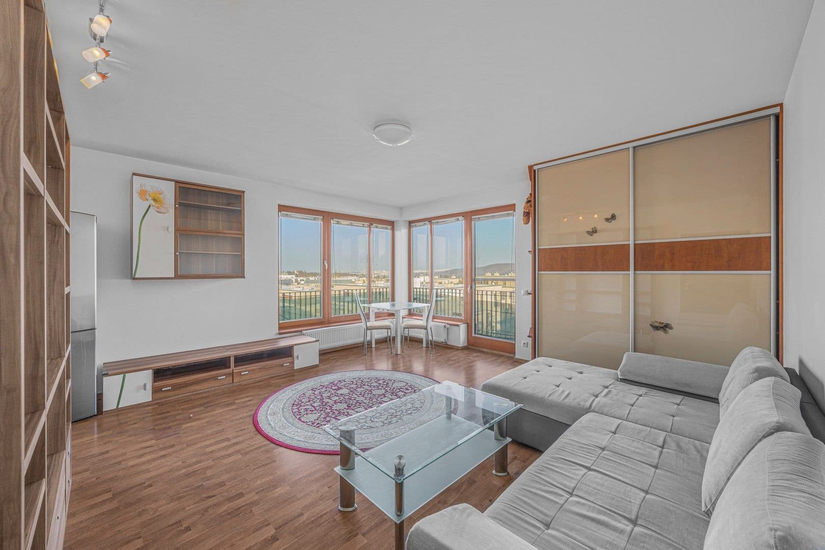 Prenájom bytu 2-izbový 56 m², Pickova, Praha, Praha Prenájom bytu 2-izbový 56 m², Pickova, Praha, Praha