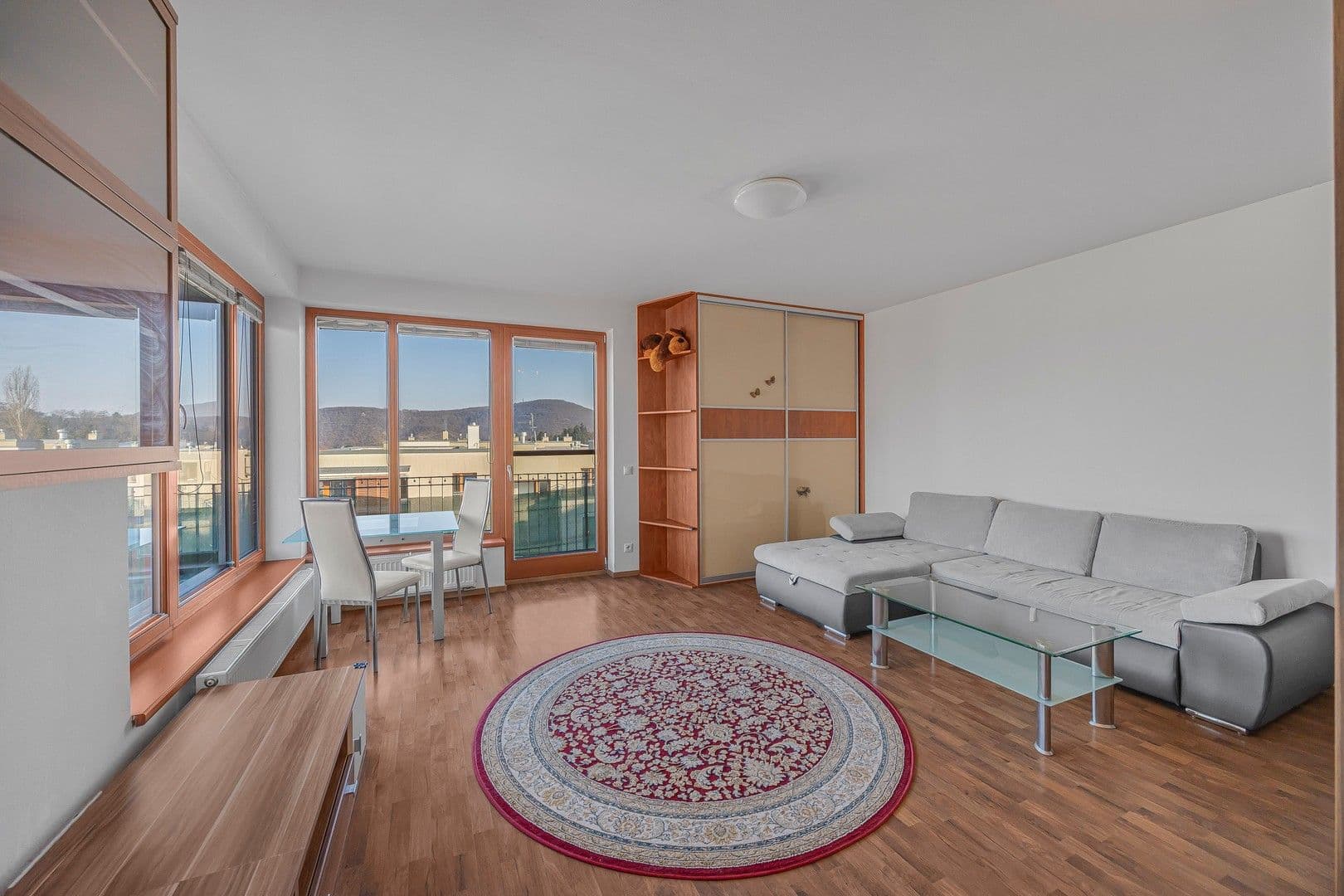 Prenájom bytu 2-izbový 56 m², Pickova, Praha, Praha Prenájom bytu 2-izbový 56 m², Pickova, Praha, Praha