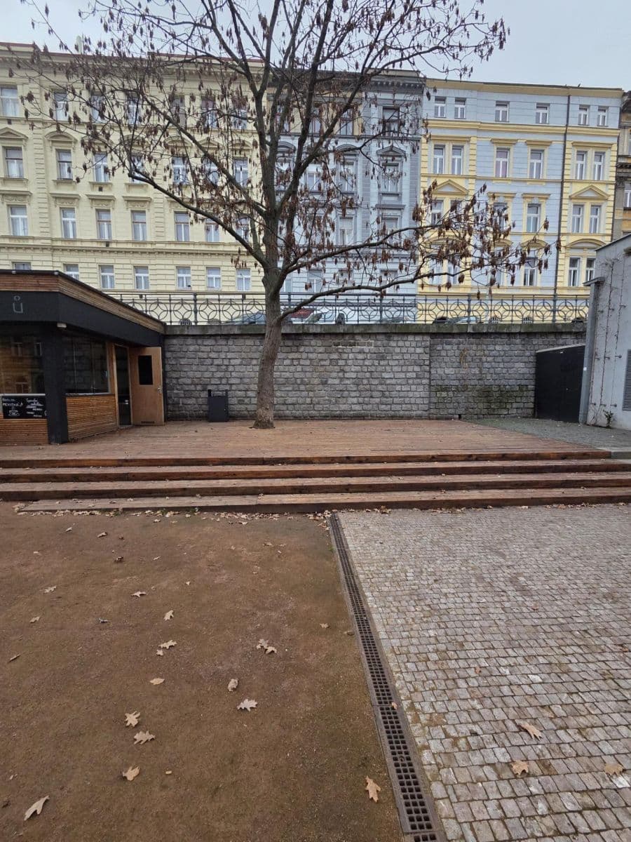 Prenájom nebytového priestoru 124 m², Kostnické náměstí, Praha, Praha Prenájom nebytového priestoru 124 m², Kostnické náměstí, Praha, Praha