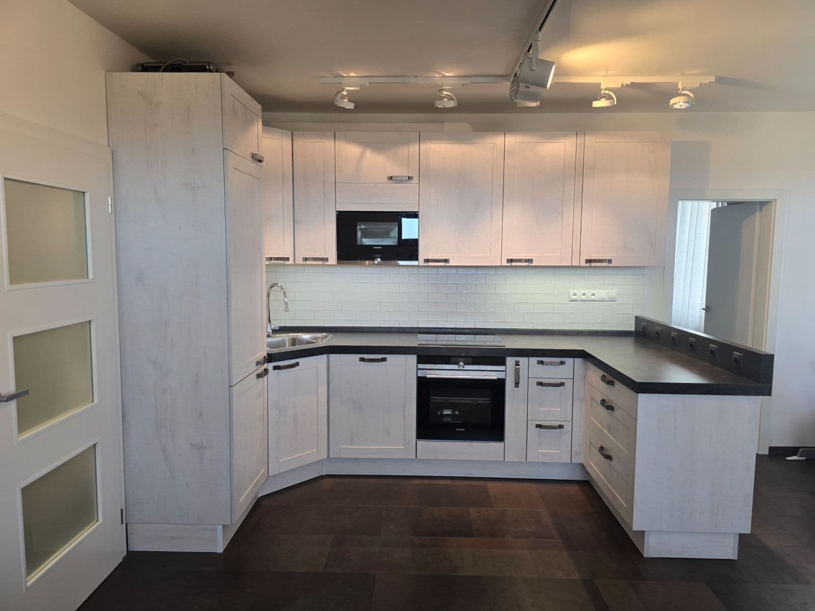 Prenájom bytu 2-izbový 64 m², Lanžhotská, Praha, Praha Prenájom bytu 2-izbový 64 m², Lanžhotská, Praha, Praha