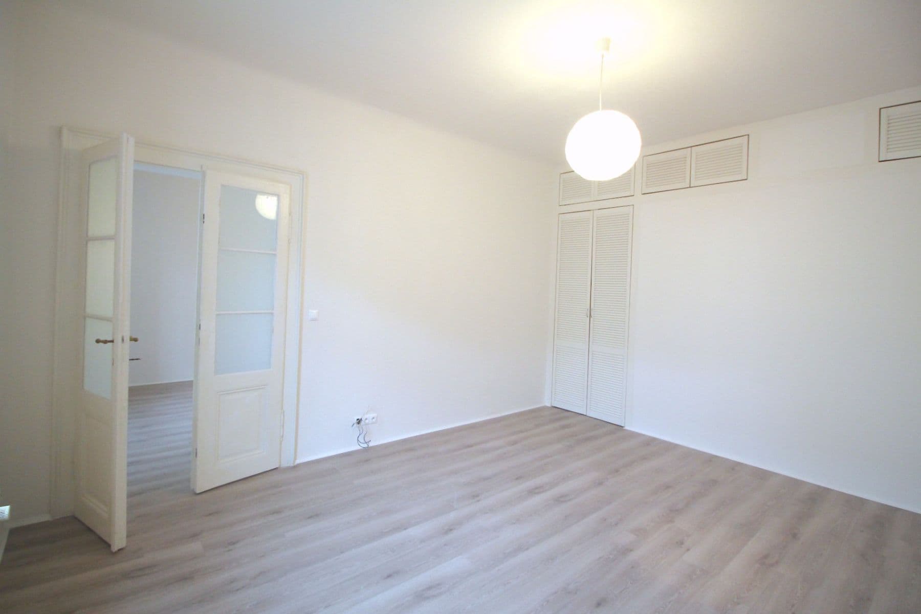 Prenájom bytu 3-izbový 103 m², Bělehradská, Praha, Praha Prenájom bytu 3-izbový 103 m², Bělehradská, Praha, Praha