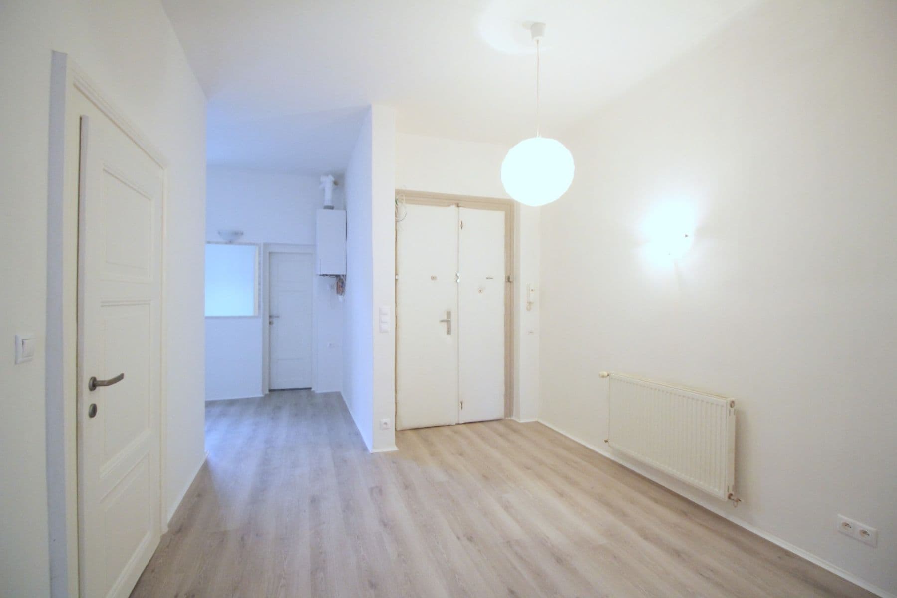 Prenájom bytu 3-izbový 103 m², Bělehradská, Praha, Praha Prenájom bytu 3-izbový 103 m², Bělehradská, Praha, Praha