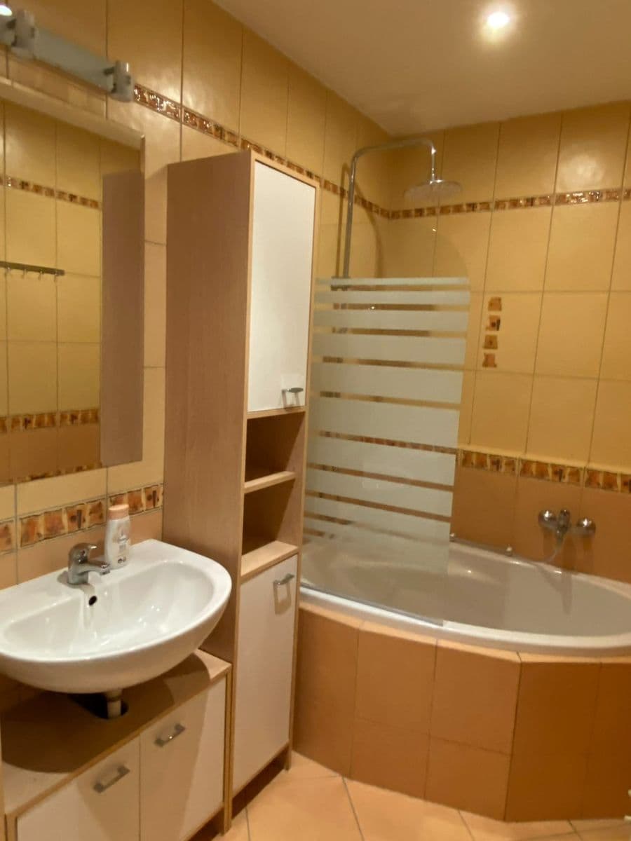 Prenájom bytu 2-izbový 59 m², Mattioliho, Praha, Praha Prenájom bytu 2-izbový 59 m², Mattioliho, Praha, Praha