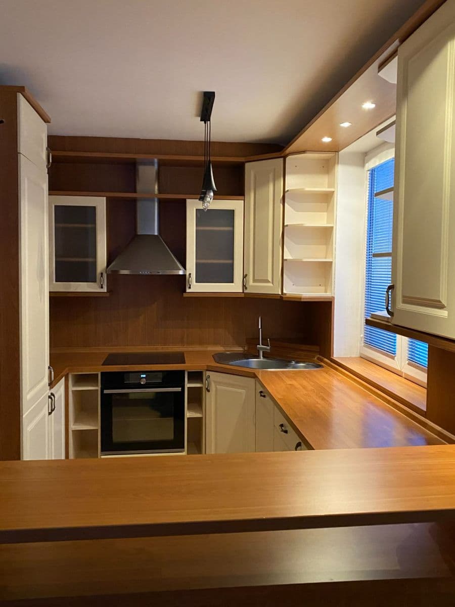 Prenájom bytu 2-izbový 59 m², Mattioliho, Praha, Praha Prenájom bytu 2-izbový 59 m², Mattioliho, Praha, Praha