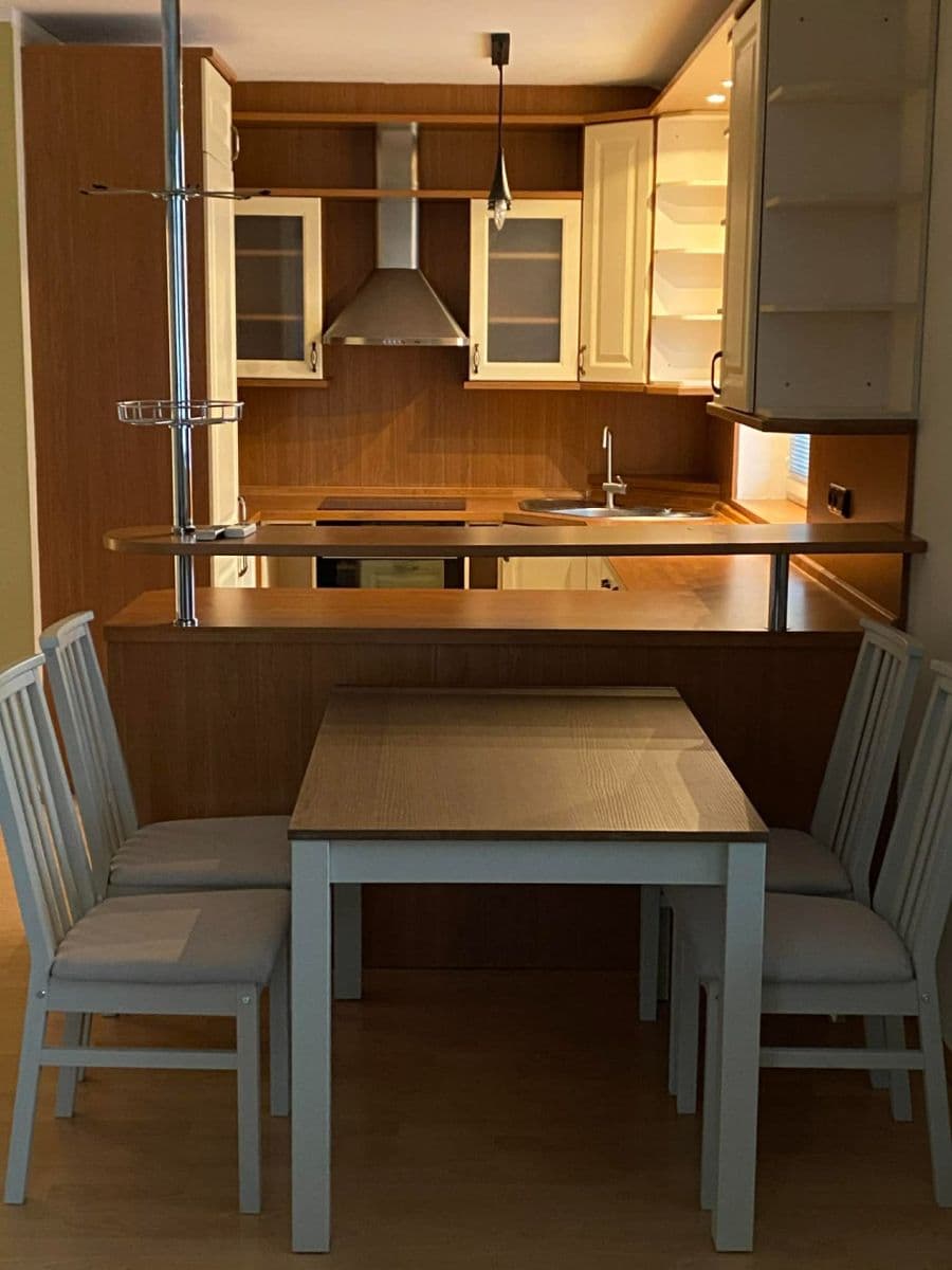 Prenájom bytu 2-izbový 59 m², Mattioliho, Praha, Praha Prenájom bytu 2-izbový 59 m², Mattioliho, Praha, Praha