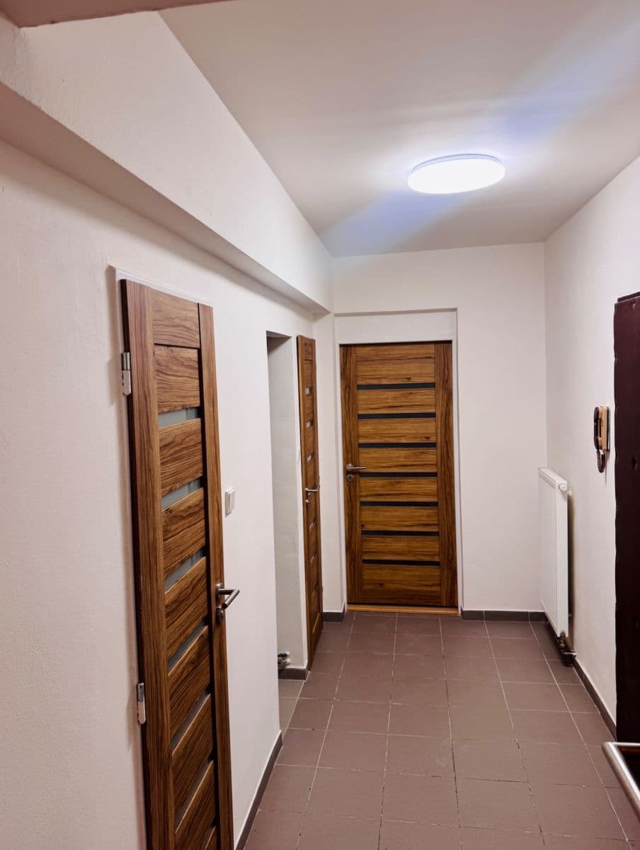 Prenájom bytu 2-izbový 55 m², Na Jezerce, Praha, Praha Prenájom bytu 2-izbový 55 m², Na Jezerce, Praha, Praha