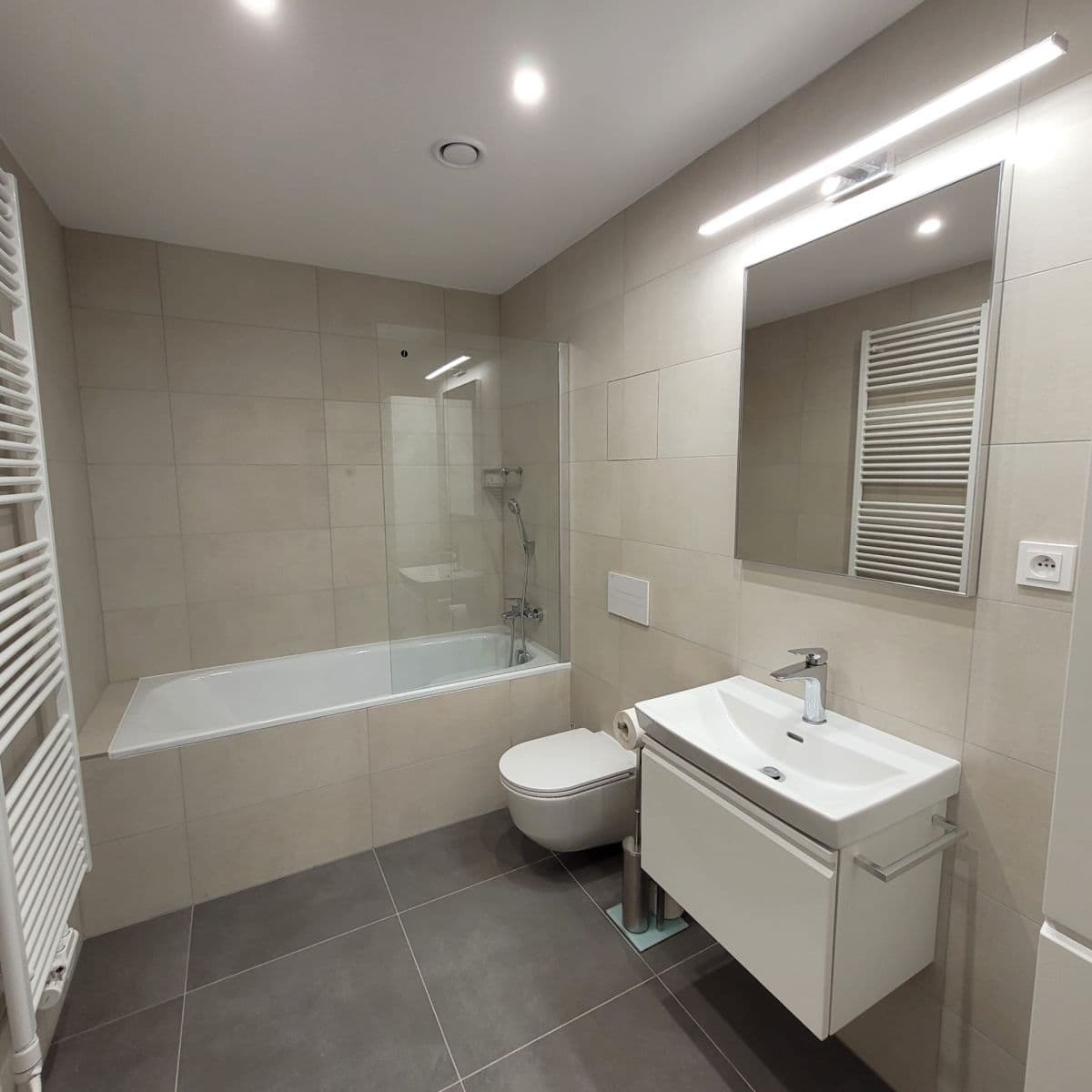 Prenájom bytu 2-izbový 60 m², Sokolova, Praha, Praha Prenájom bytu 2-izbový 60 m², Sokolova, Praha, Praha