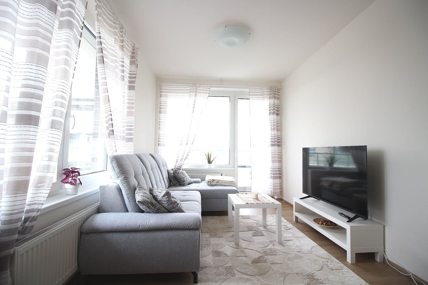 Prenájom bytu 2-izbový 47 m², Thomasova, Praha, Praha Prenájom bytu 2-izbový 47 m², Thomasova, Praha, Praha