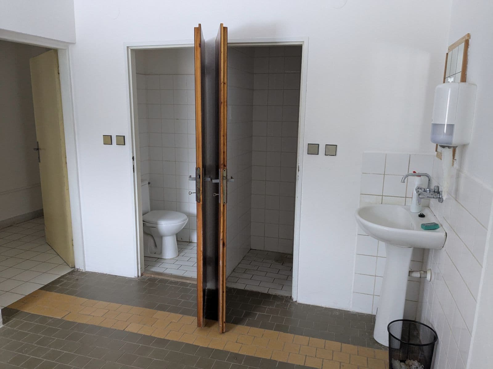 Prenájom nebytového priestoru 644 m², Lelekovice, Jihomoravský kraj Prenájom nebytového priestoru 644 m², Lelekovice, Jihomoravský kraj