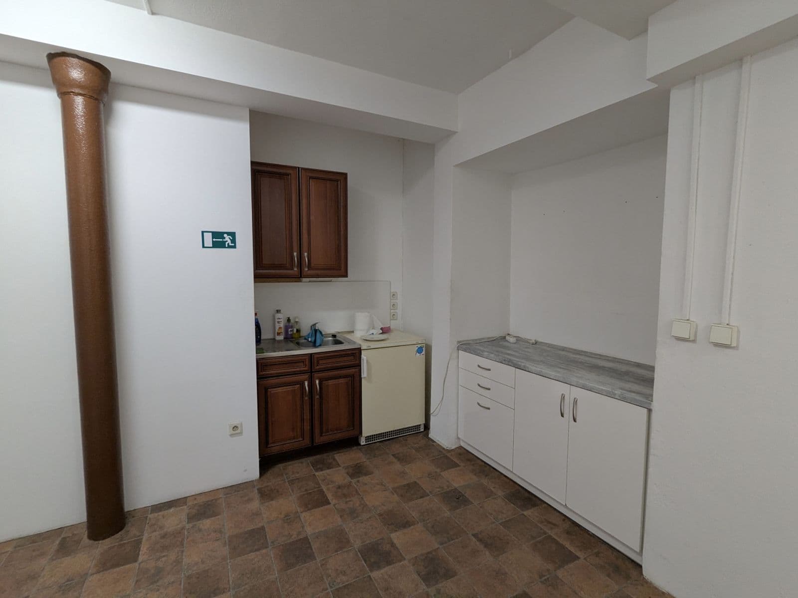 Prenájom nebytového priestoru 644 m², Lelekovice, Jihomoravský kraj Prenájom nebytového priestoru 644 m², Lelekovice, Jihomoravský kraj