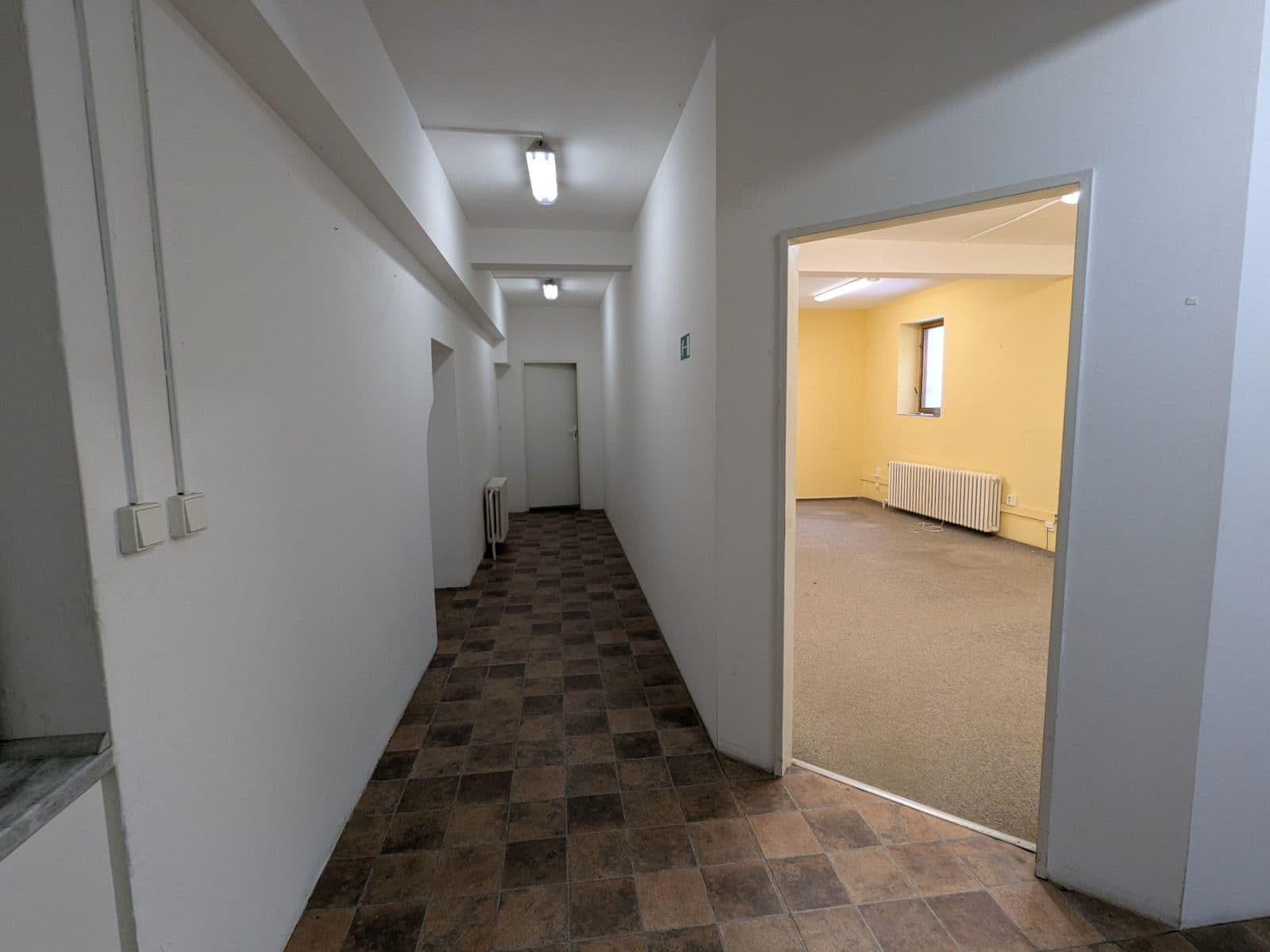 Prenájom nebytového priestoru 644 m², Lelekovice, Jihomoravský kraj Prenájom nebytového priestoru 644 m², Lelekovice, Jihomoravský kraj