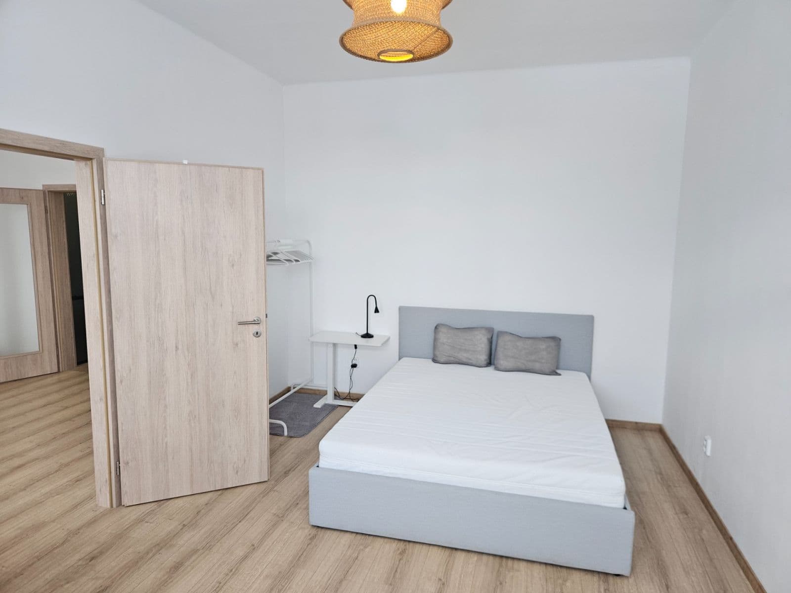 Prenájom bytu 2-izbový 45 m², Na Pecích, Praha, Praha Prenájom bytu 2-izbový 45 m², Na Pecích, Praha, Praha