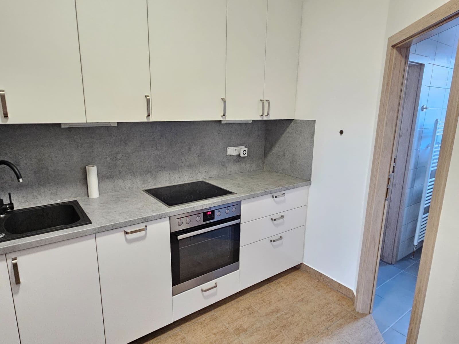Prenájom bytu 2-izbový 45 m², Na Pecích, Praha, Praha Prenájom bytu 2-izbový 45 m², Na Pecích, Praha, Praha