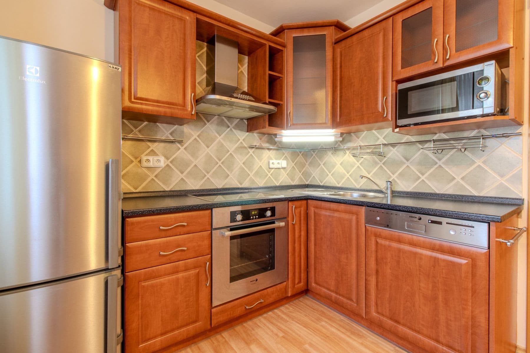 Prenájom bytu 1-izbový 33 m², Vodárenská, Kladno, Středočeský kraj Prenájom bytu 1-izbový 33 m², Vodárenská, Kladno, Středočeský kraj