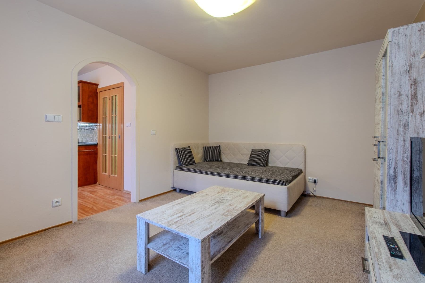 Prenájom bytu 1-izbový 33 m², Vodárenská, Kladno, Středočeský kraj Prenájom bytu 1-izbový 33 m², Vodárenská, Kladno, Středočeský kraj