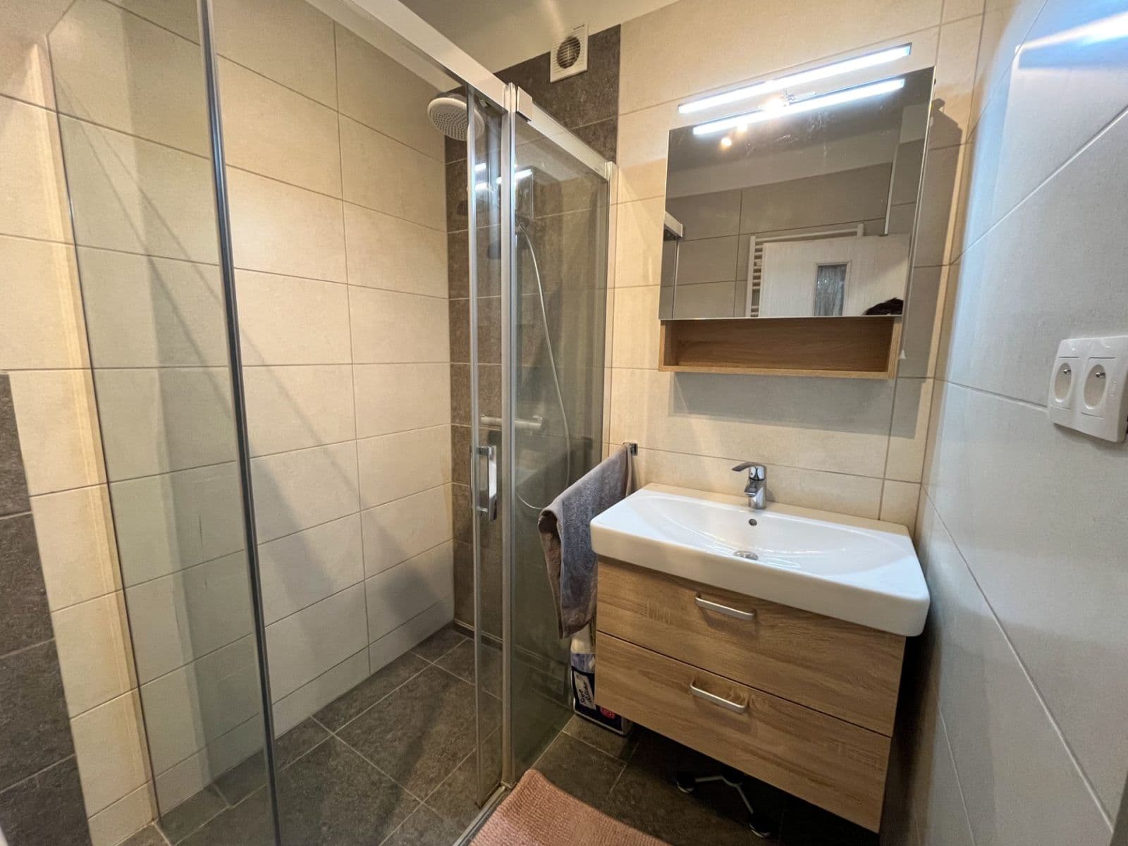 Prenájom bytu 2-izbový 65 m², Páričkova, Ružinov, Bratislavský kraj Prenájom bytu 2-izbový 65 m², Páričkova, Ružinov, Bratislavský kraj