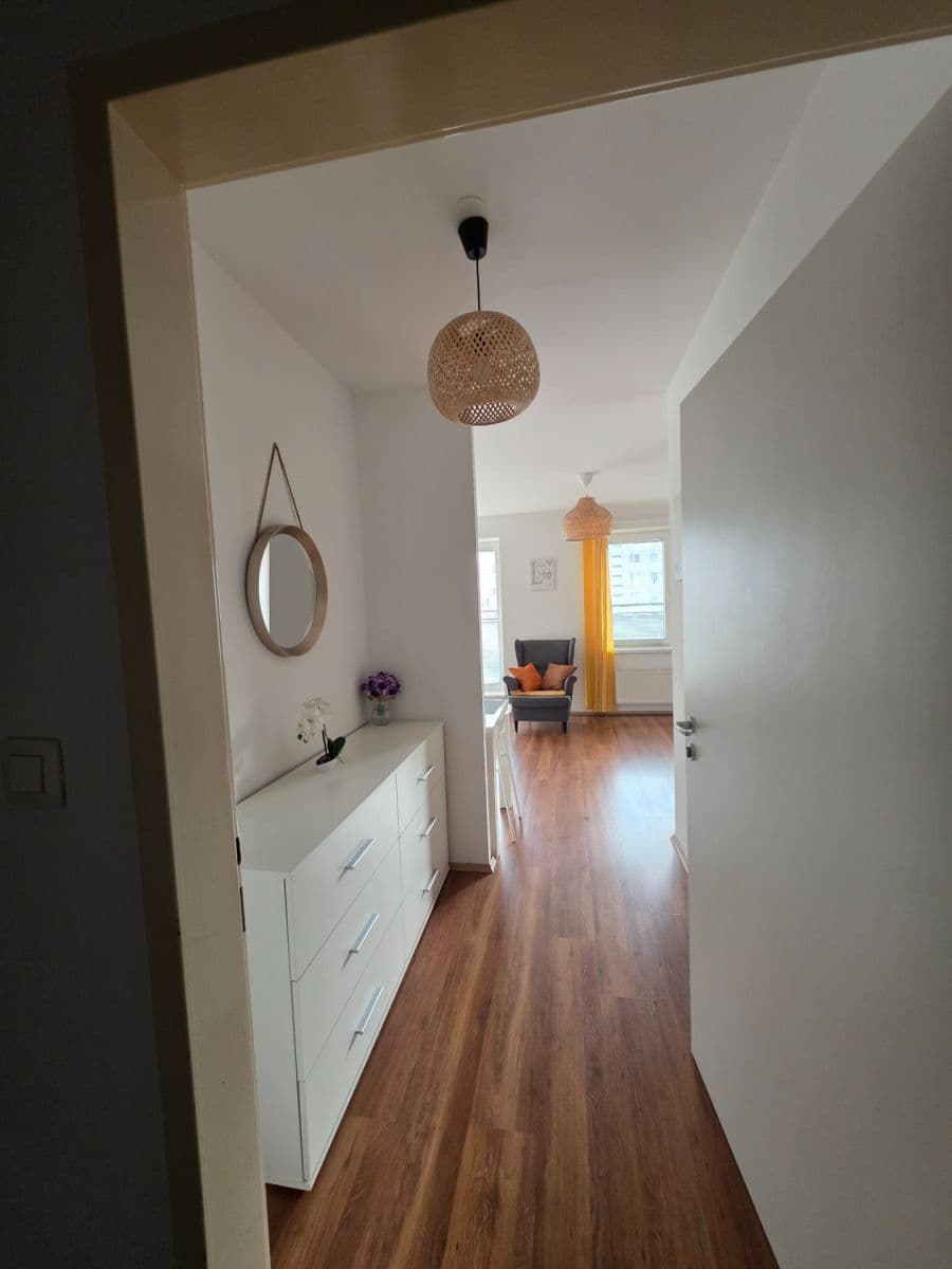 Prenájom bytu 1-izbový 45 m², Poľnohospodárska, Vrakuňa, Bratislavský kraj Prenájom bytu 1-izbový 45 m², Poľnohospodárska, Vrakuňa, Bratislavský kraj