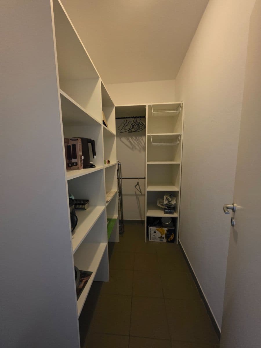 Prenájom bytu 1-izbový 45 m², Poľnohospodárska, Vrakuňa, Bratislavský kraj Prenájom bytu 1-izbový 45 m², Poľnohospodárska, Vrakuňa, Bratislavský kraj