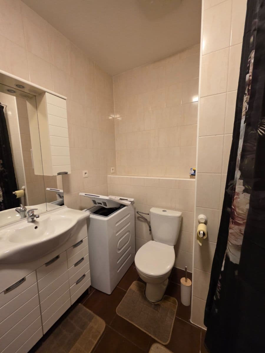 Prenájom bytu 1-izbový 45 m², Poľnohospodárska, Vrakuňa, Bratislavský kraj Prenájom bytu 1-izbový 45 m², Poľnohospodárska, Vrakuňa, Bratislavský kraj