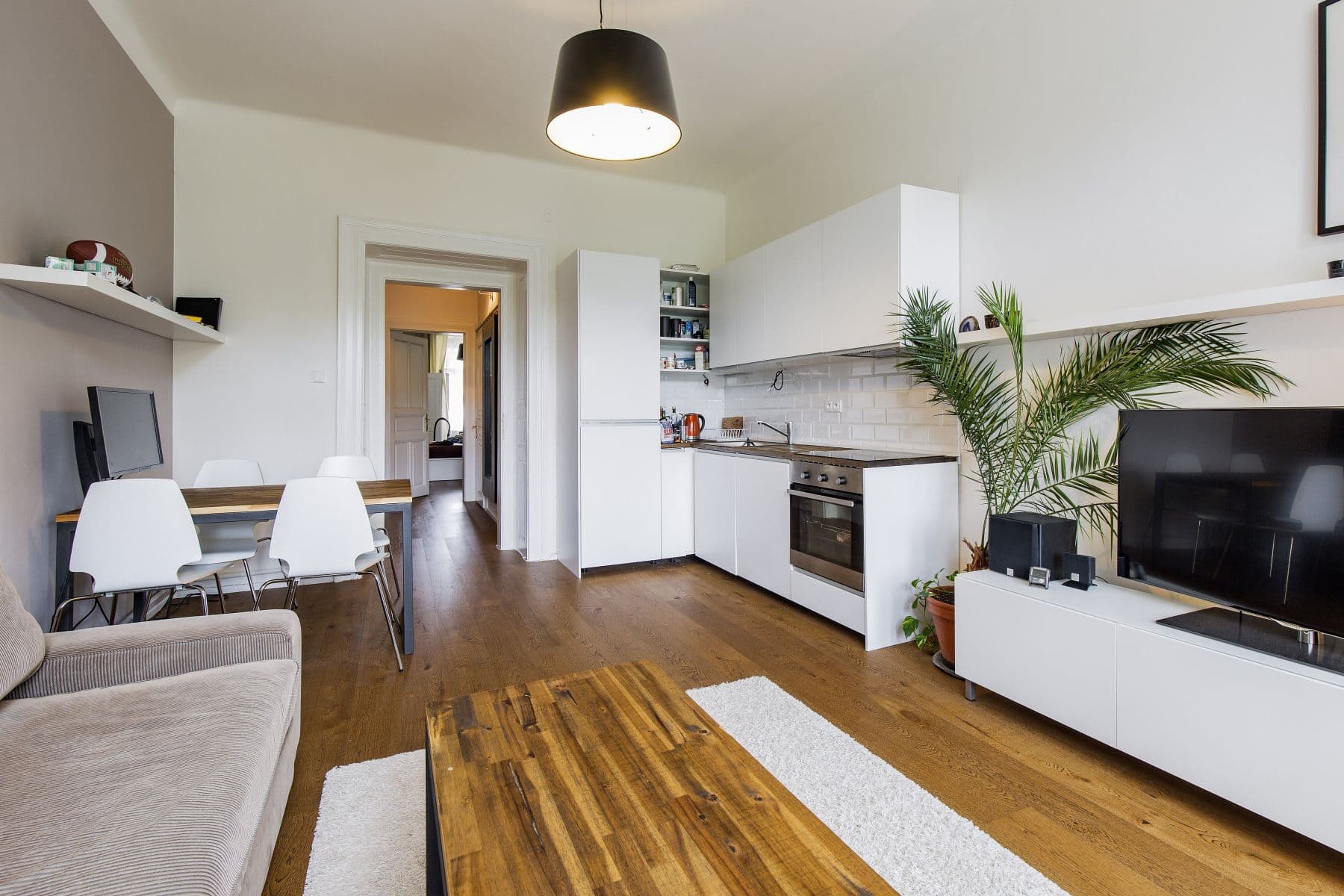 Prenájom bytu 53 m², namesti generala Kutlvasra, Praha, Praha Prenájom bytu 53 m², namesti generala Kutlvasra, Praha, Praha
