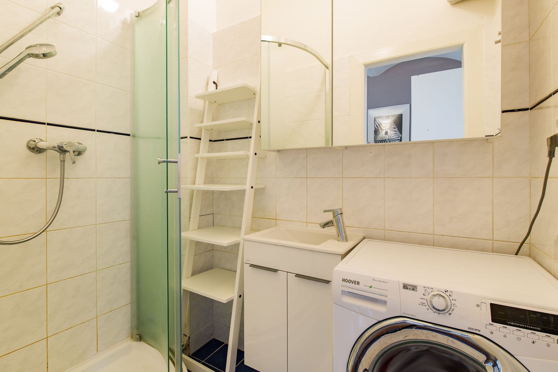 Prenájom bytu 53 m², namesti generala Kutlvasra, Praha, Praha Prenájom bytu 53 m², namesti generala Kutlvasra, Praha, Praha