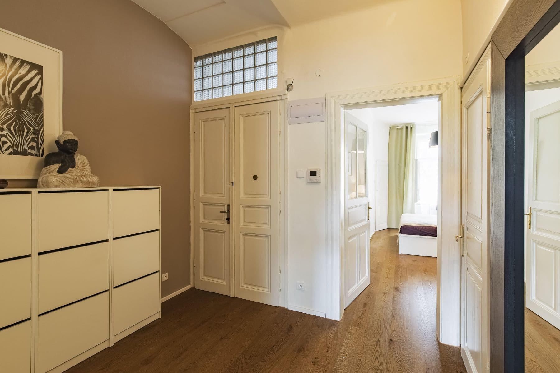 Prenájom bytu 53 m², namesti generala Kutlvasra, Praha, Praha Prenájom bytu 53 m², namesti generala Kutlvasra, Praha, Praha