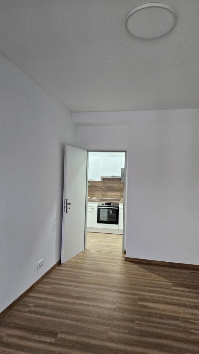 Prenájom bytu 2-izbový 52 m², Ukrajinská, Praha, Praha Prenájom bytu 2-izbový 52 m², Ukrajinská, Praha, Praha