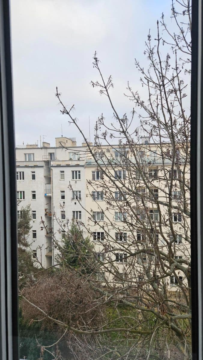 Prenájom bytu 2-izbový 52 m², Ukrajinská, Praha, Praha Prenájom bytu 2-izbový 52 m², Ukrajinská, Praha, Praha