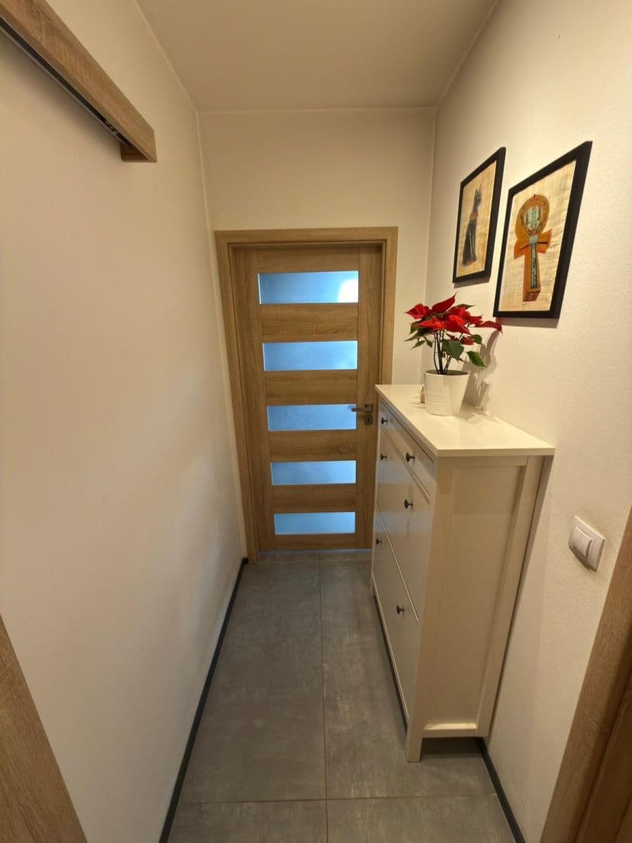 Predaj bytu 1-izbový 40 m², Jaroslava Foglara, Praha, Praha Predaj bytu 1-izbový 40 m², Jaroslava Foglara, Praha, Praha