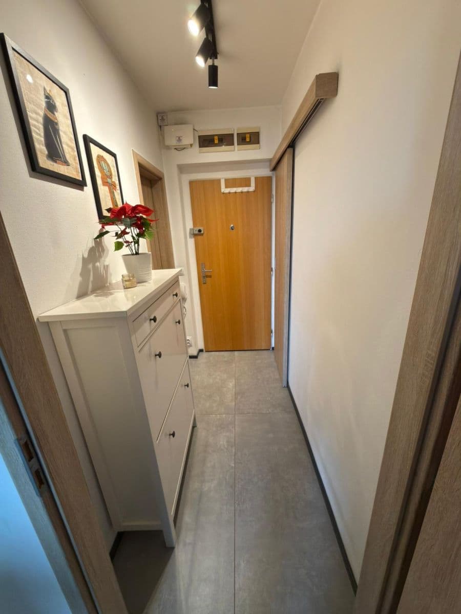 Predaj bytu 1-izbový 40 m², Jaroslava Foglara, Praha, Praha Predaj bytu 1-izbový 40 m², Jaroslava Foglara, Praha, Praha