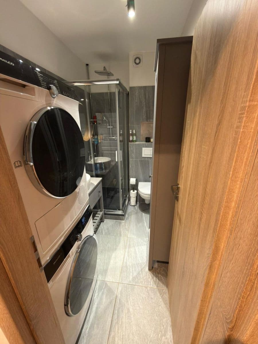 Predaj bytu 1-izbový 40 m², Jaroslava Foglara, Praha, Praha Predaj bytu 1-izbový 40 m², Jaroslava Foglara, Praha, Praha