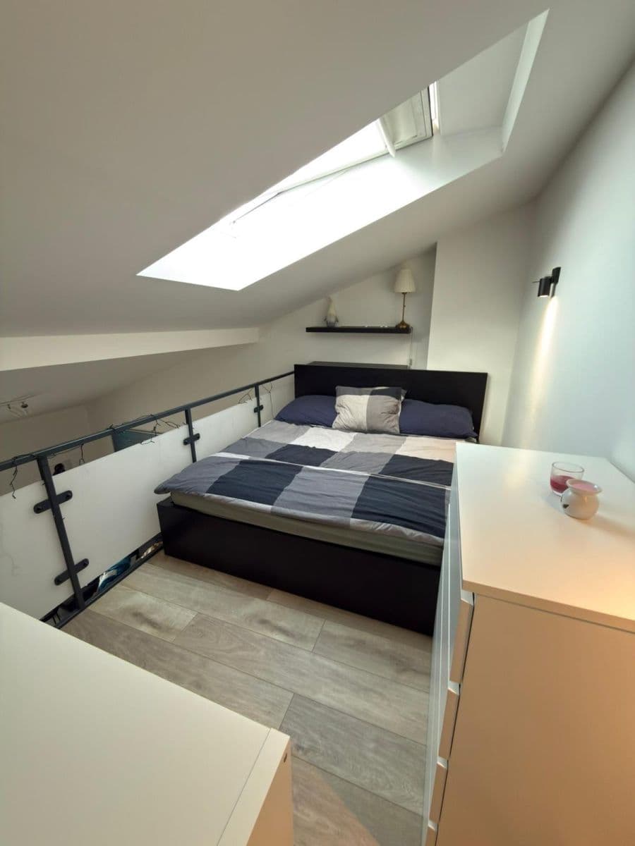 Predaj bytu 1-izbový 40 m², Jaroslava Foglara, Praha, Praha Predaj bytu 1-izbový 40 m², Jaroslava Foglara, Praha, Praha