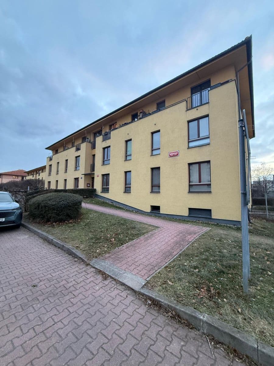 Predaj bytu 1-izbový 40 m², Jaroslava Foglara, Praha, Praha Predaj bytu 1-izbový 40 m², Jaroslava Foglara, Praha, Praha