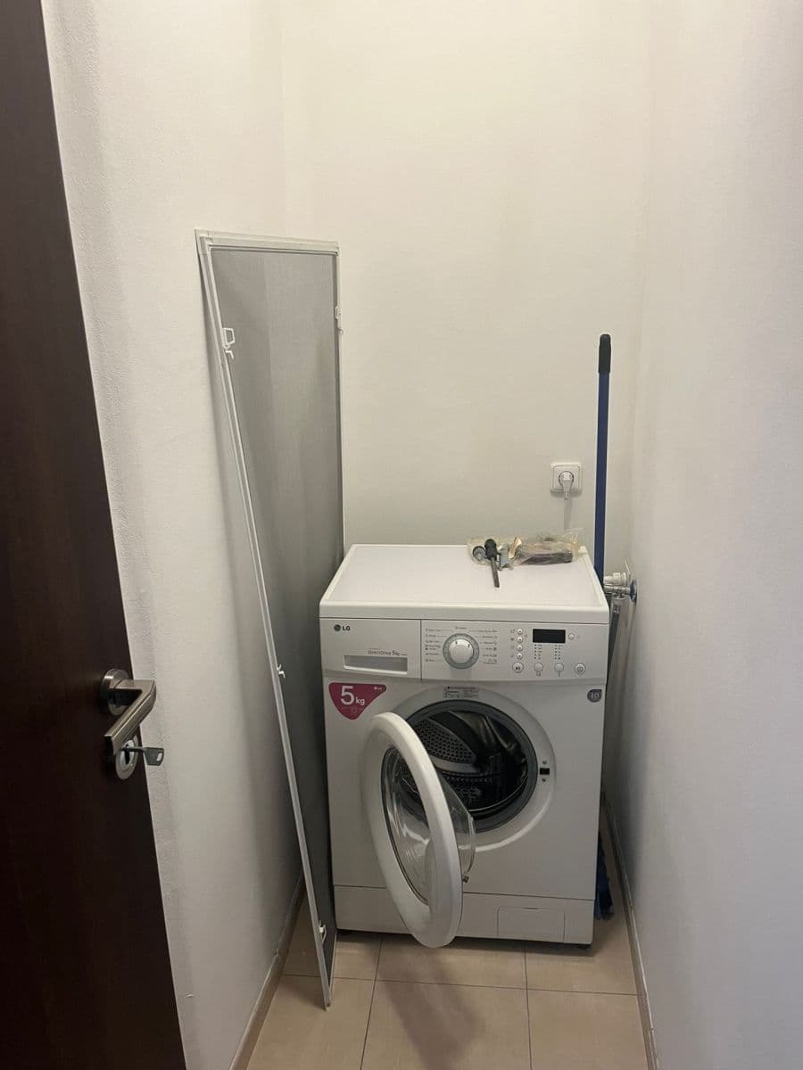 Prenájom bytu 2-izbový 37 m², Nedvězská, Praha, Praha Prenájom bytu 2-izbový 37 m², Nedvězská, Praha, Praha