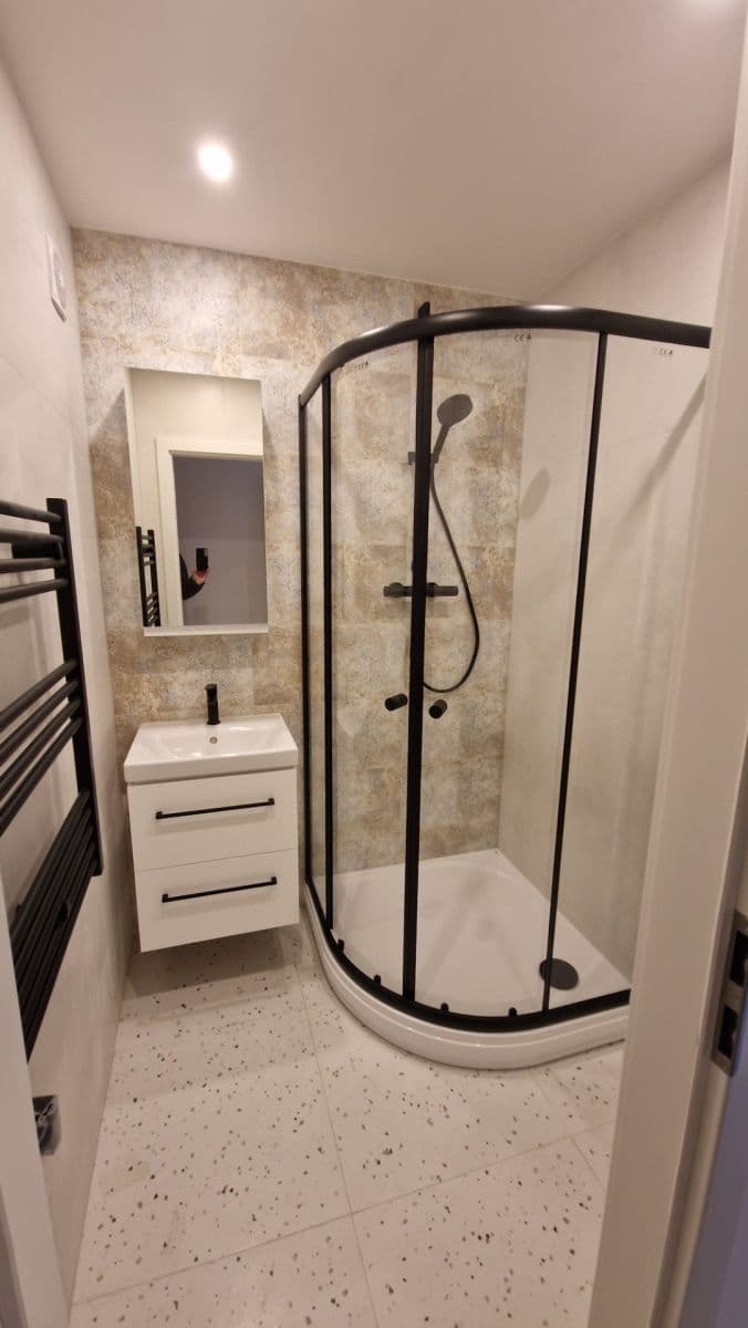 Prenájom bytu 3-izbový 55 m², Varnsdorfská, Praha, Praha Prenájom bytu 3-izbový 55 m², Varnsdorfská, Praha, Praha