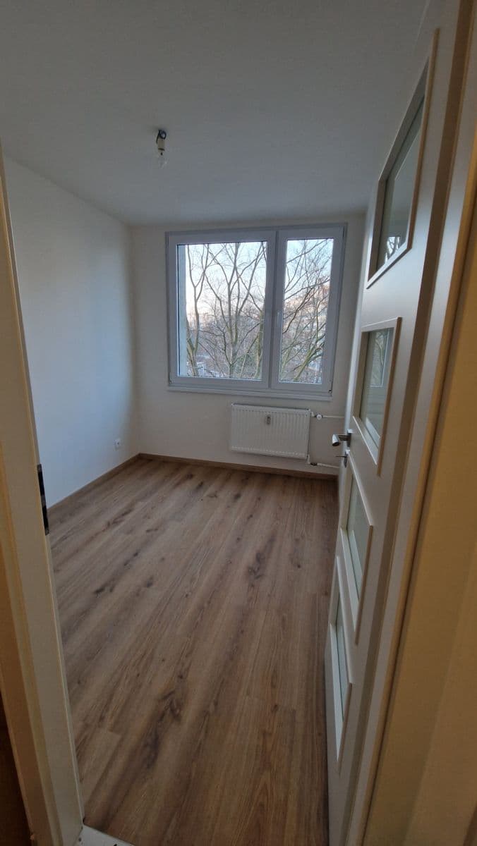 Prenájom bytu 3-izbový 55 m², Varnsdorfská, Praha, Praha Prenájom bytu 3-izbový 55 m², Varnsdorfská, Praha, Praha