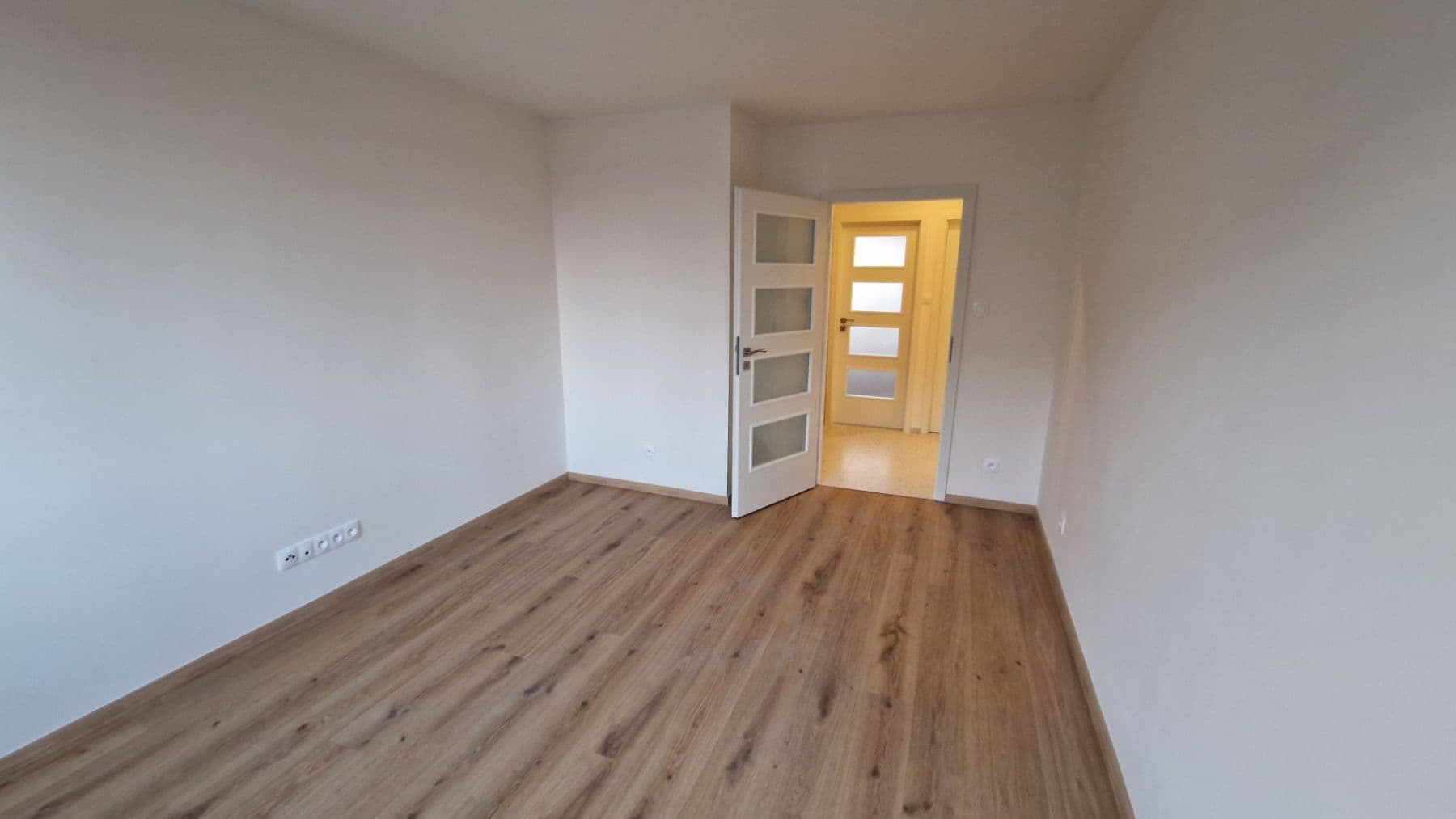 Prenájom bytu 3-izbový 55 m², Varnsdorfská, Praha, Praha Prenájom bytu 3-izbový 55 m², Varnsdorfská, Praha, Praha
