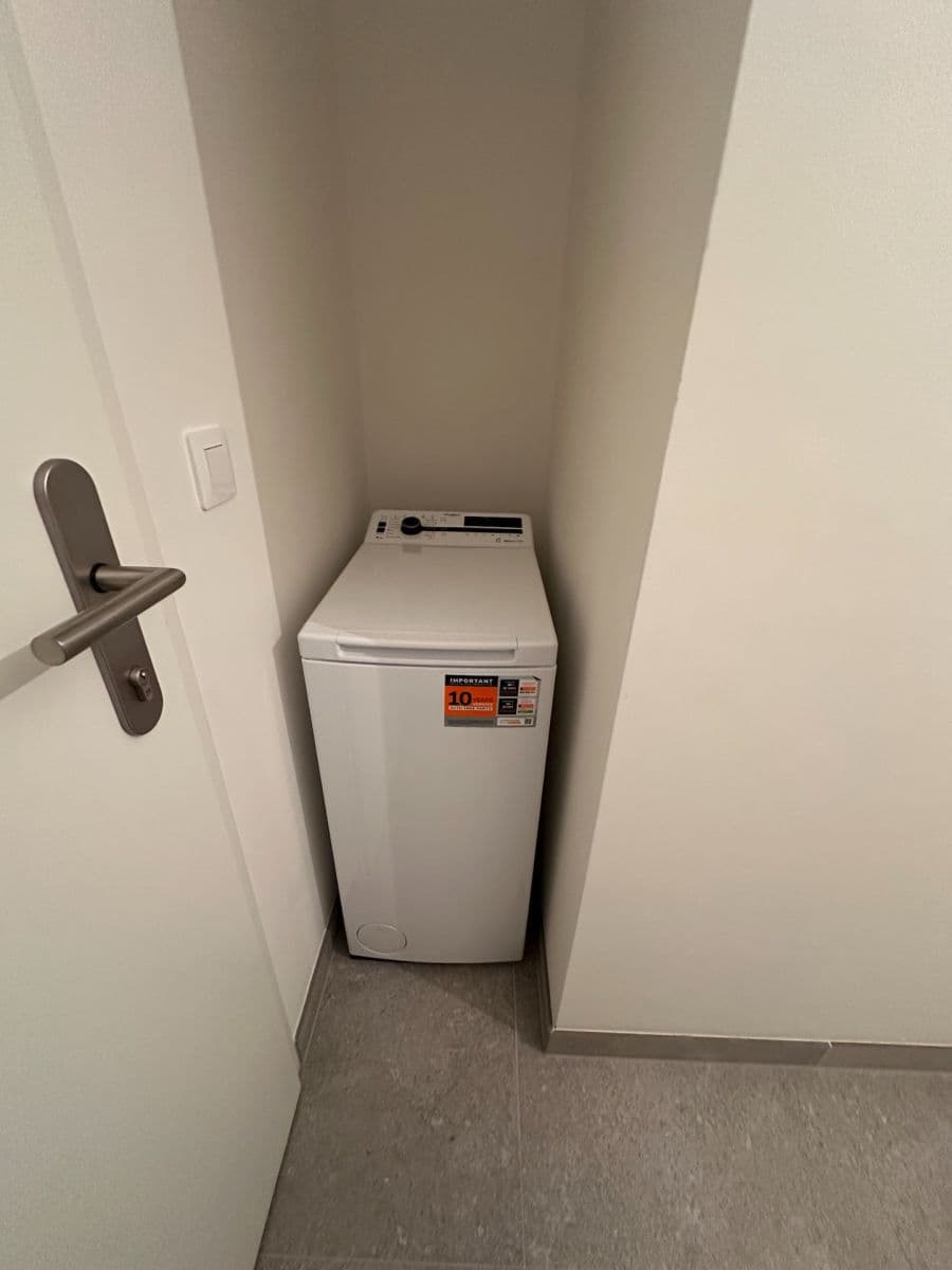 Prenájom bytu 1-izbový 31 m², Českobrodská, Praha, Praha Prenájom bytu 1-izbový 31 m², Českobrodská, Praha, Praha