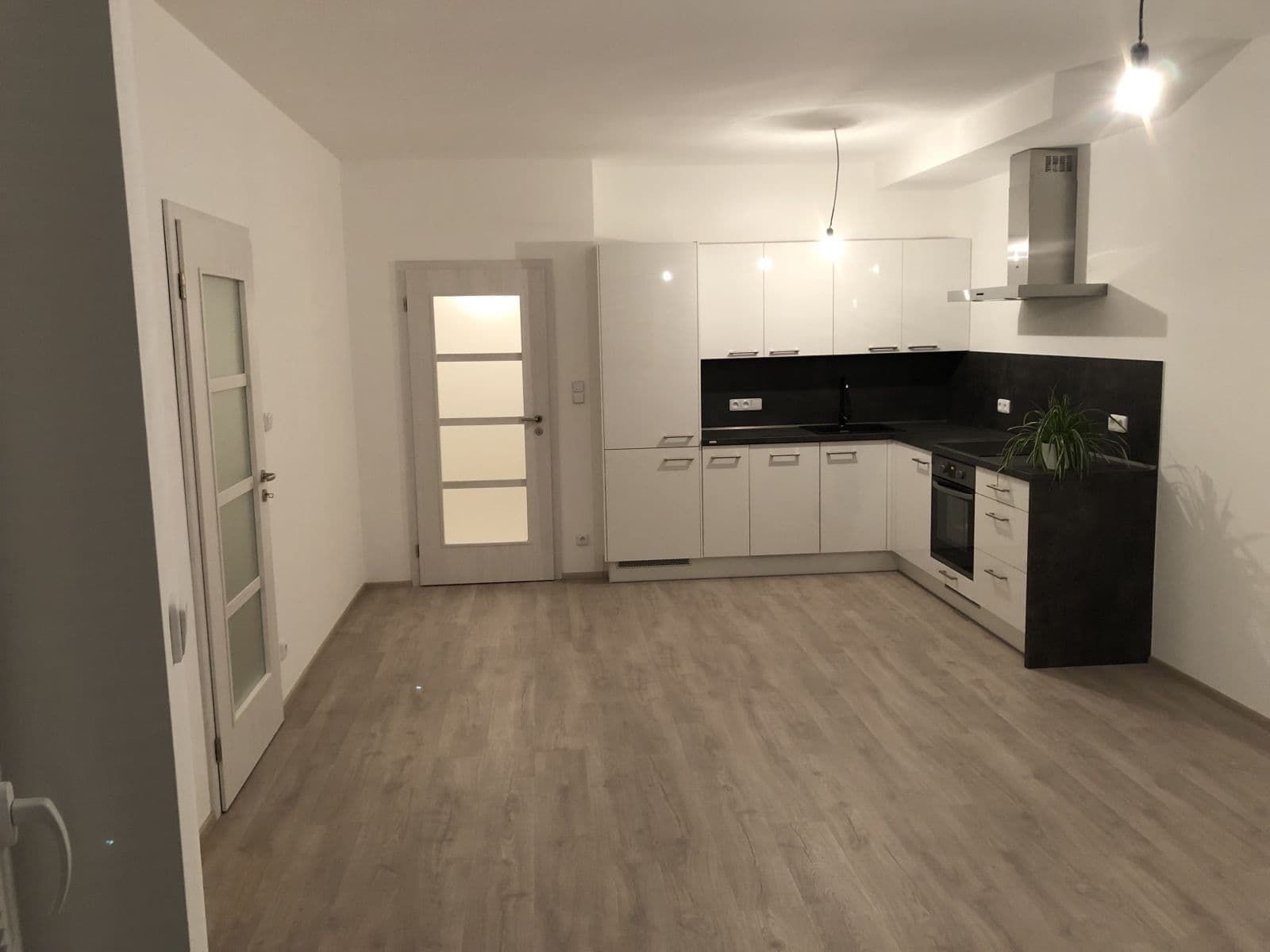 Prenájom bytu 2-izbový 53 m², Makedonská, Praha, Praha Prenájom bytu 2-izbový 53 m², Makedonská, Praha, Praha