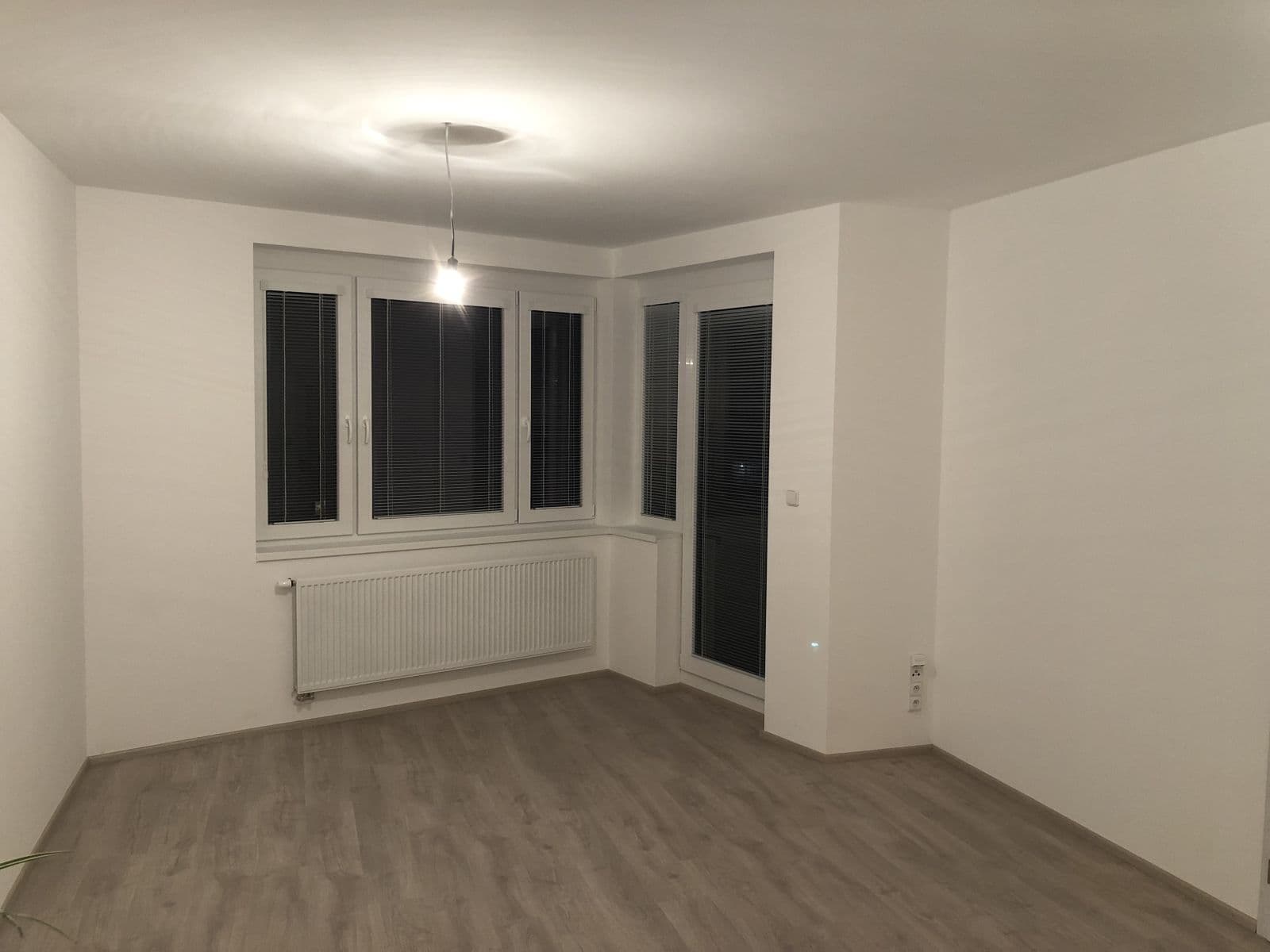 Prenájom bytu 2-izbový 53 m², Makedonská, Praha, Praha Prenájom bytu 2-izbový 53 m², Makedonská, Praha, Praha