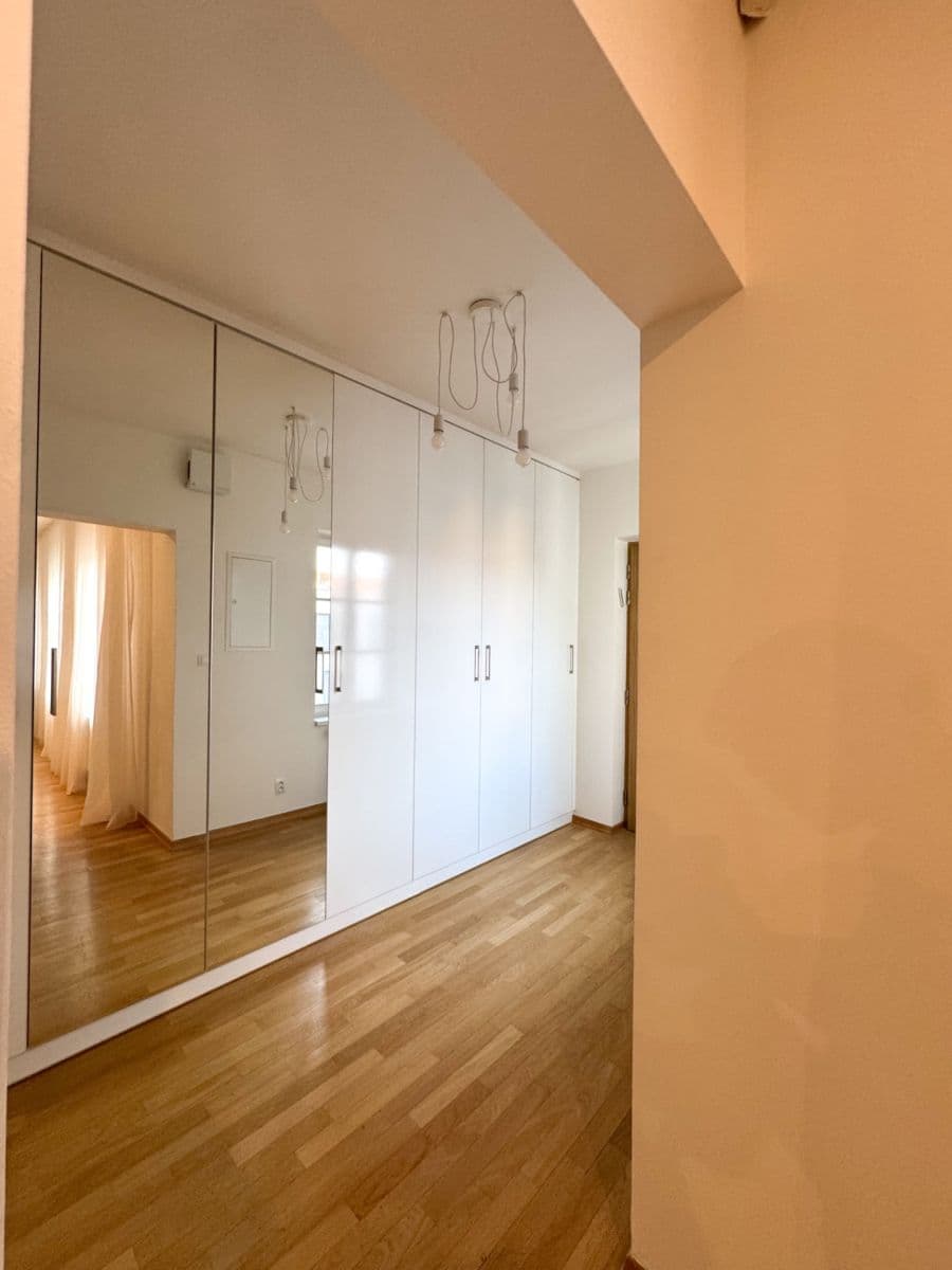 Prenájom bytu 3-izbový 143 m², Opatovická, Praha, Praha Prenájom bytu 3-izbový 143 m², Opatovická, Praha, Praha