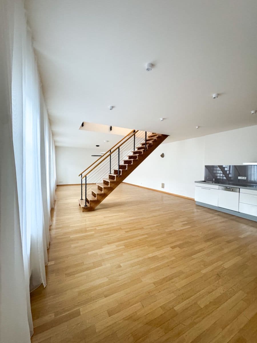 Prenájom bytu 3-izbový 143 m², Opatovická, Praha, Praha Prenájom bytu 3-izbový 143 m², Opatovická, Praha, Praha