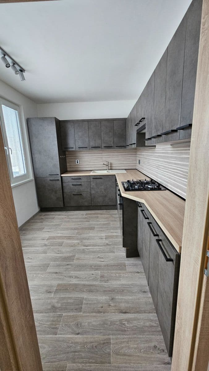 Predaj bytu 3-izbový 84 m², Holandská, Moravská Třebová, Pardubický kraj Predaj bytu 3-izbový 84 m², Holandská, Moravská Třebová, Pardubický kraj