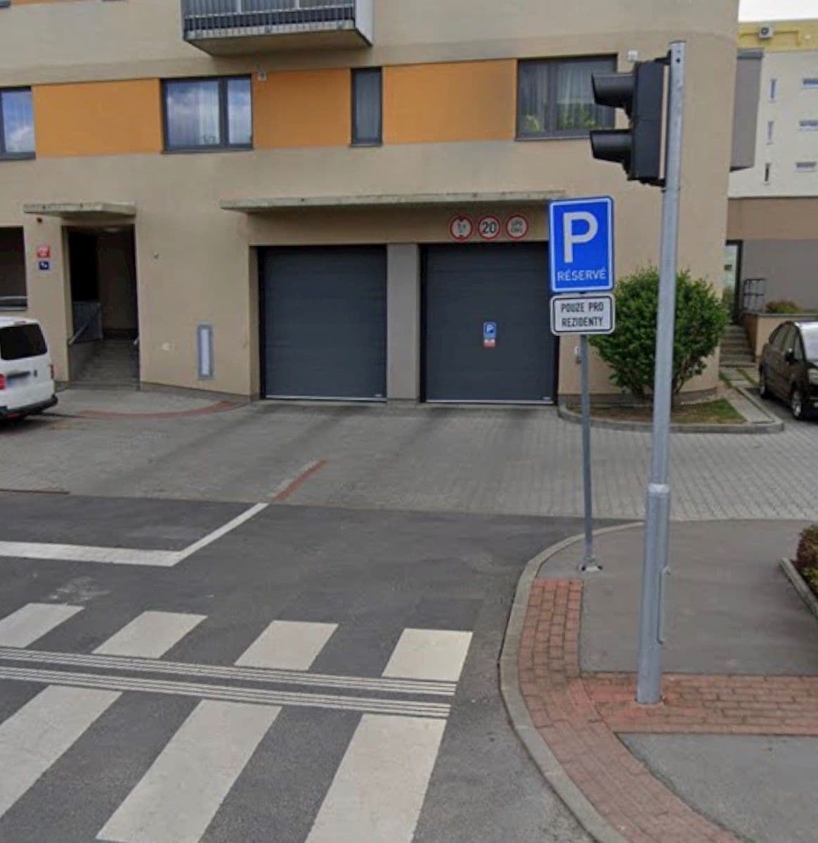 Prenájom garáže 14 m², Nárožní, Praha, Praha Prenájom garáže 14 m², Nárožní, Praha, Praha