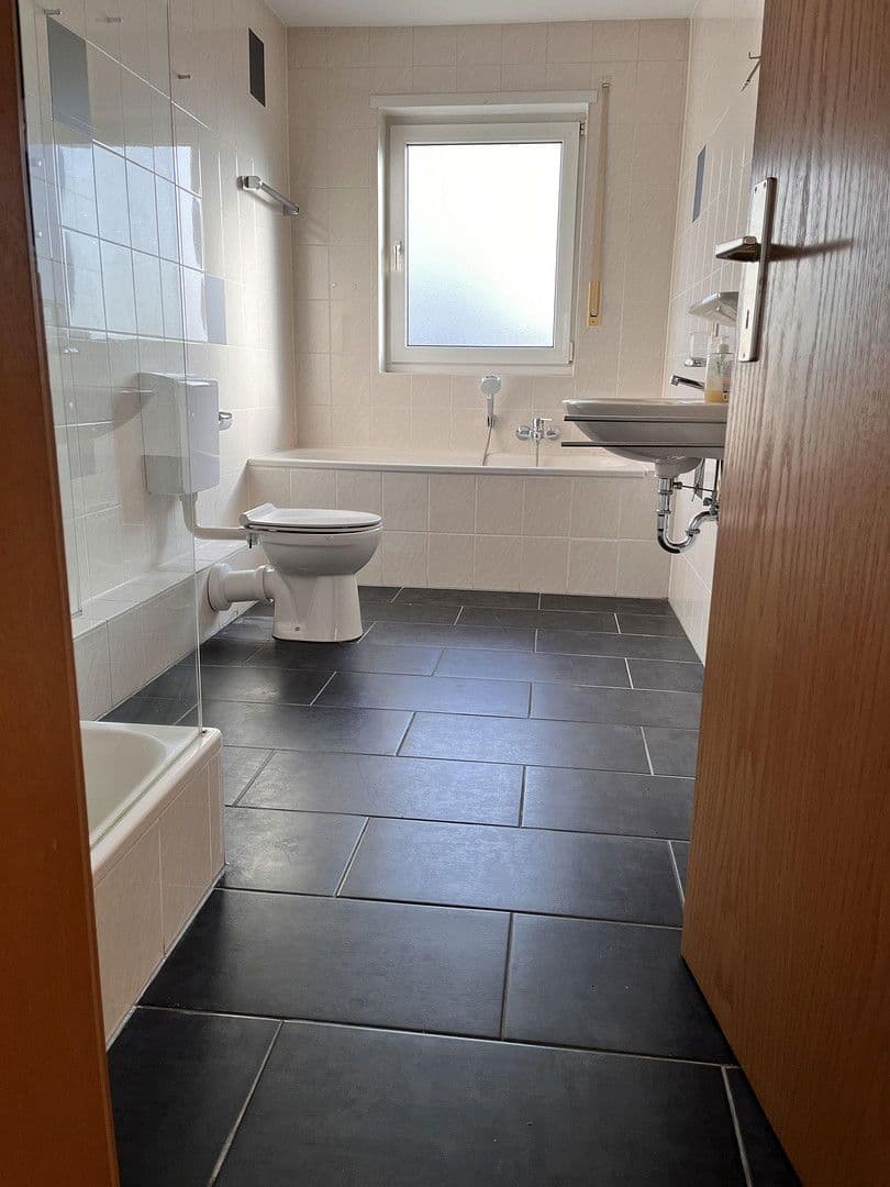 Prenájom bytu 2-izbový 71 m², Römerberg, Porýnie-Falcko Prenájom bytu 2-izbový 71 m², Römerberg, Porýnie-Falcko