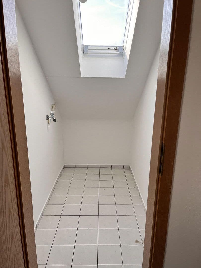 Prenájom bytu 2-izbový 71 m², Römerberg, Porýnie-Falcko Prenájom bytu 2-izbový 71 m², Römerberg, Porýnie-Falcko